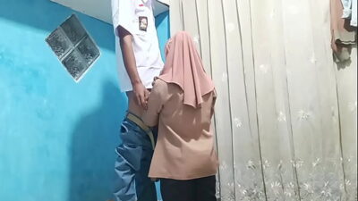 Murid ngentot bu guru ketika pulang sekolah