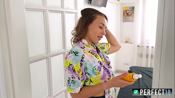 Sumiko Smile Teasing and Fingering her Pussy for Perfect18